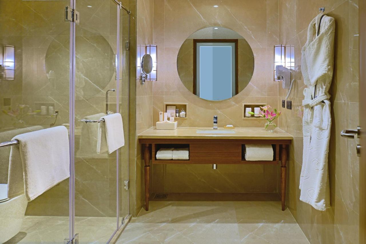 Gift City Club, A Member Of Radisson Individuals Gandhinagar Eksteriør bilde