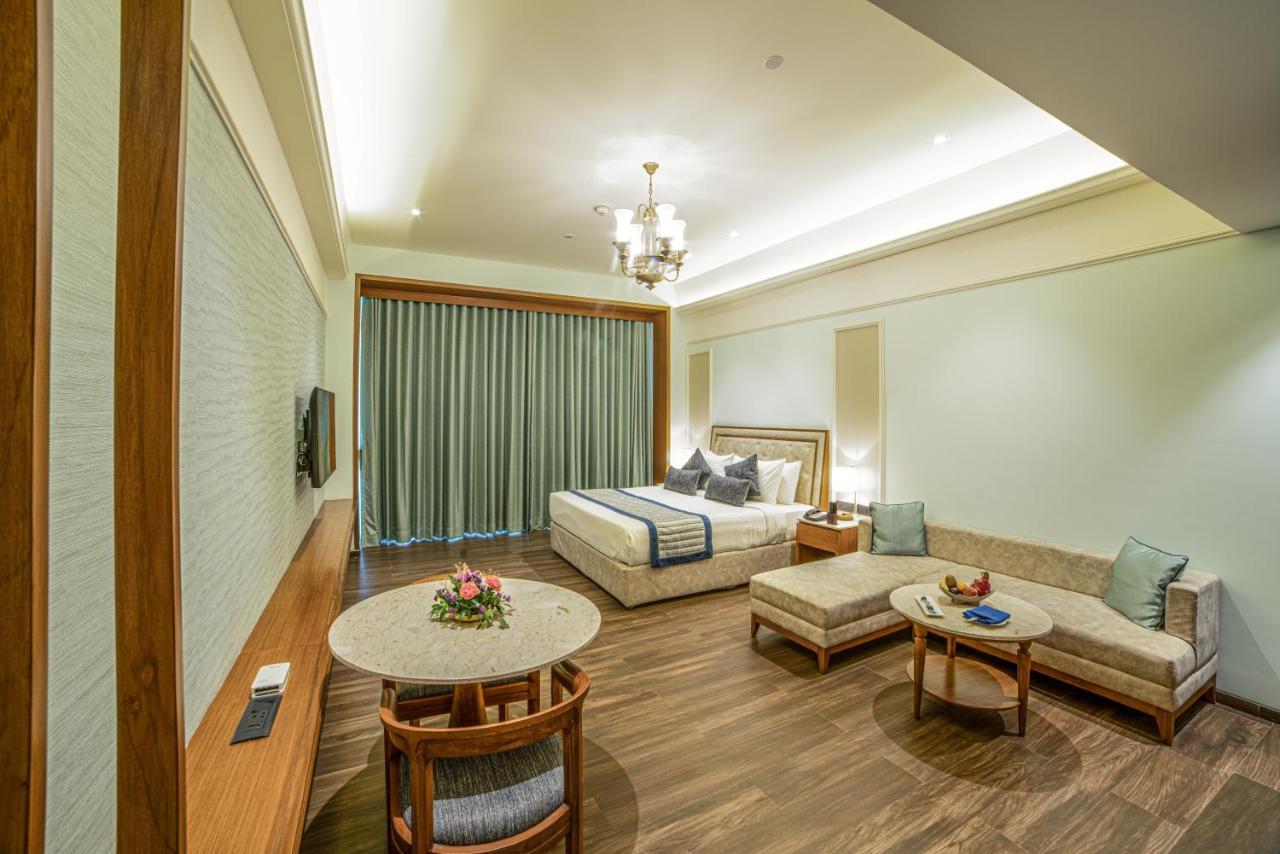 Gift City Club, A Member Of Radisson Individuals Gandhinagar Eksteriør bilde