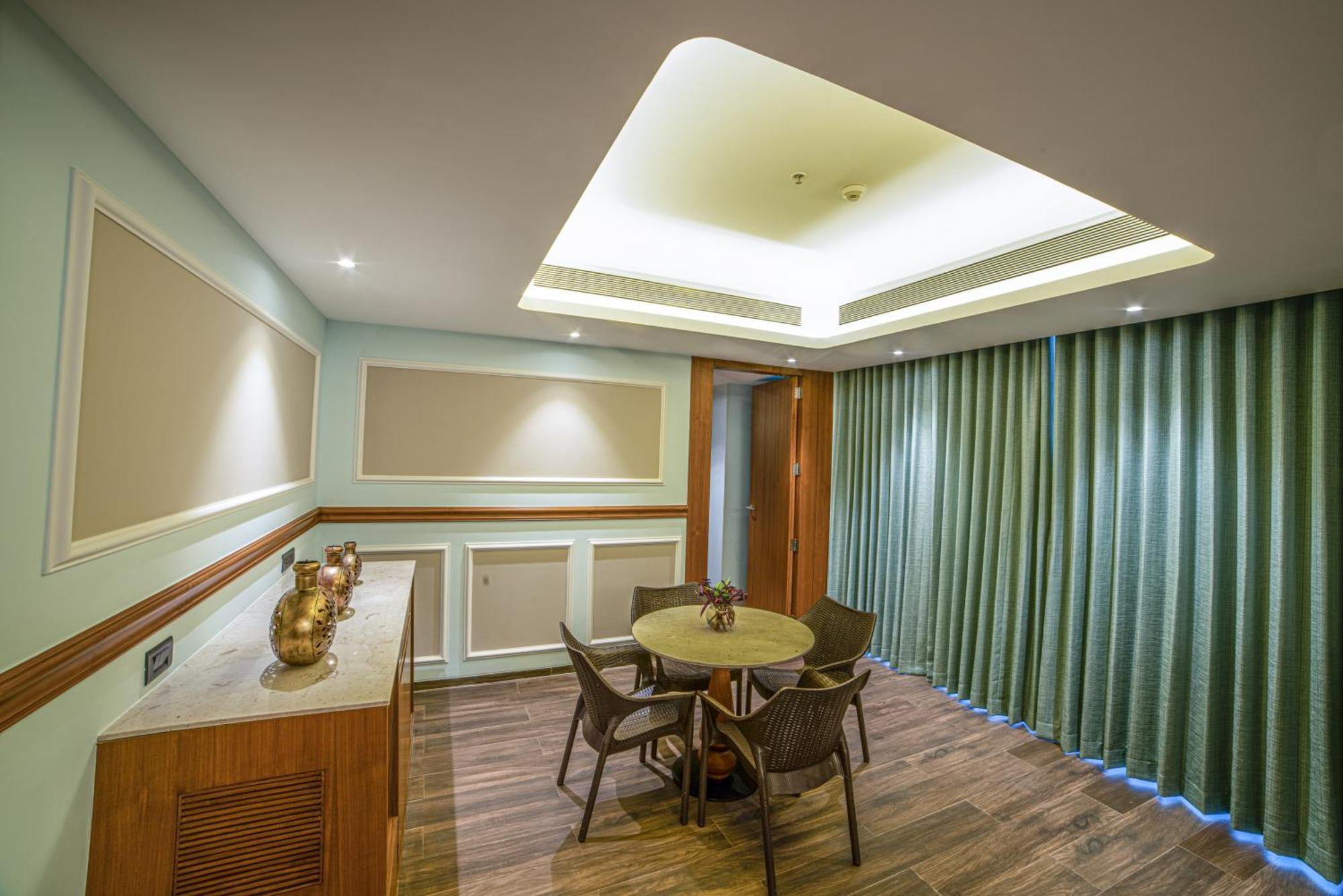 Gift City Club, A Member Of Radisson Individuals Gandhinagar Eksteriør bilde