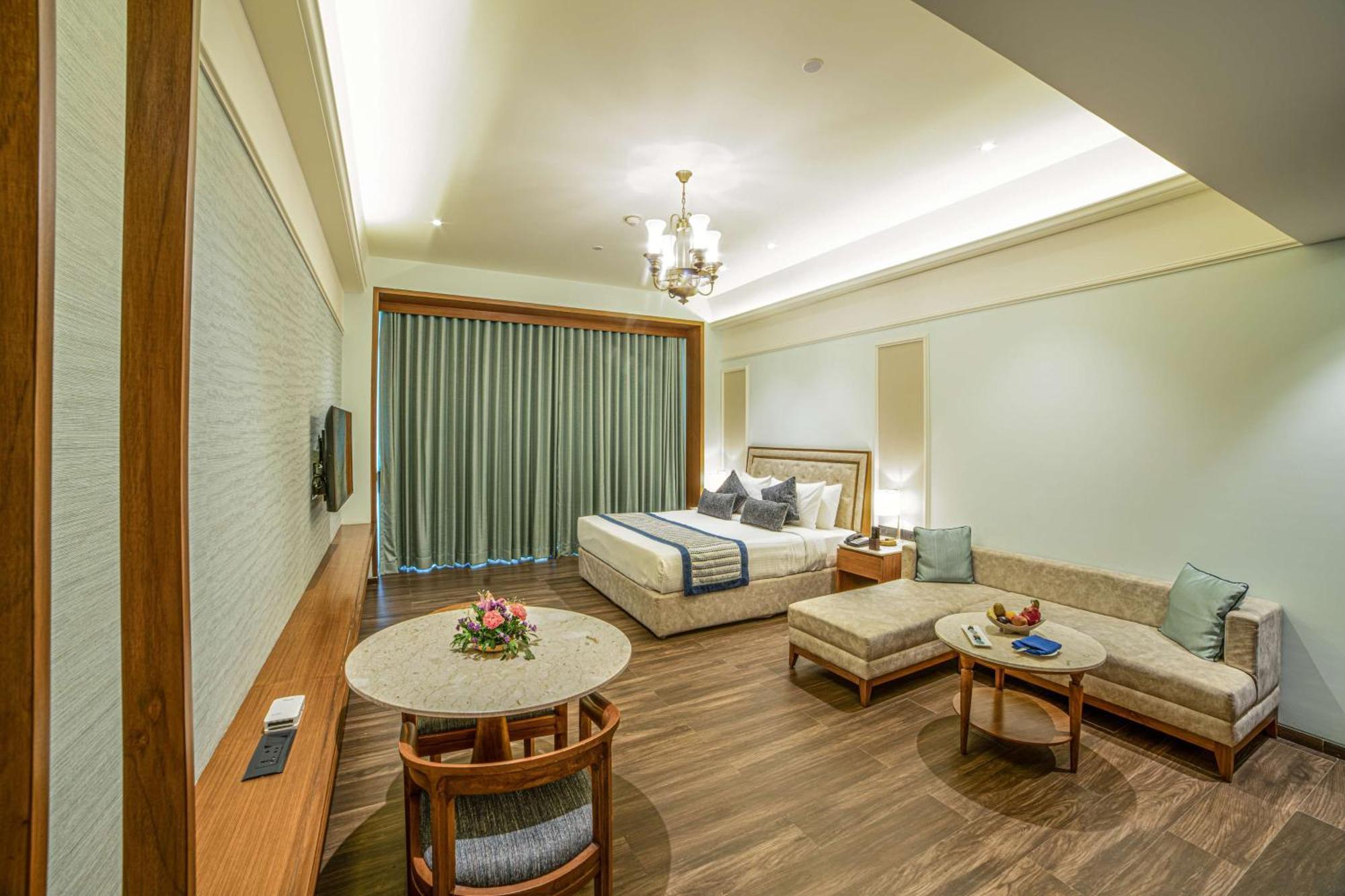 Gift City Club, A Member Of Radisson Individuals Gandhinagar Eksteriør bilde