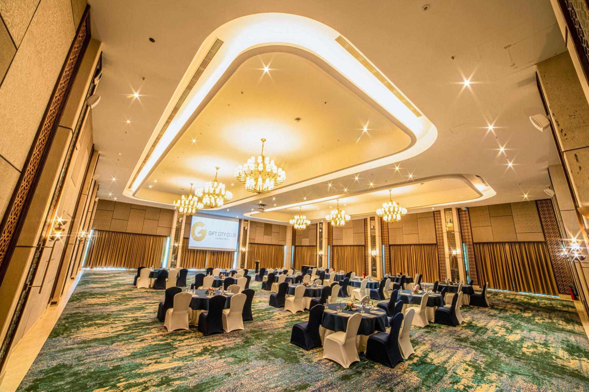 Gift City Club, A Member Of Radisson Individuals Gandhinagar Eksteriør bilde