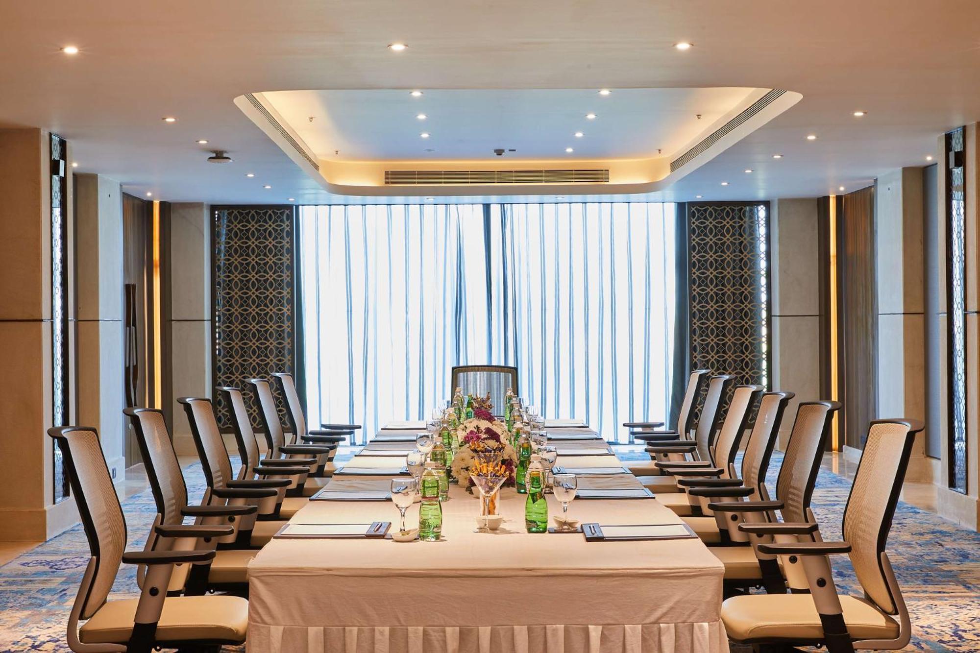 Gift City Club, A Member Of Radisson Individuals Gandhinagar Eksteriør bilde