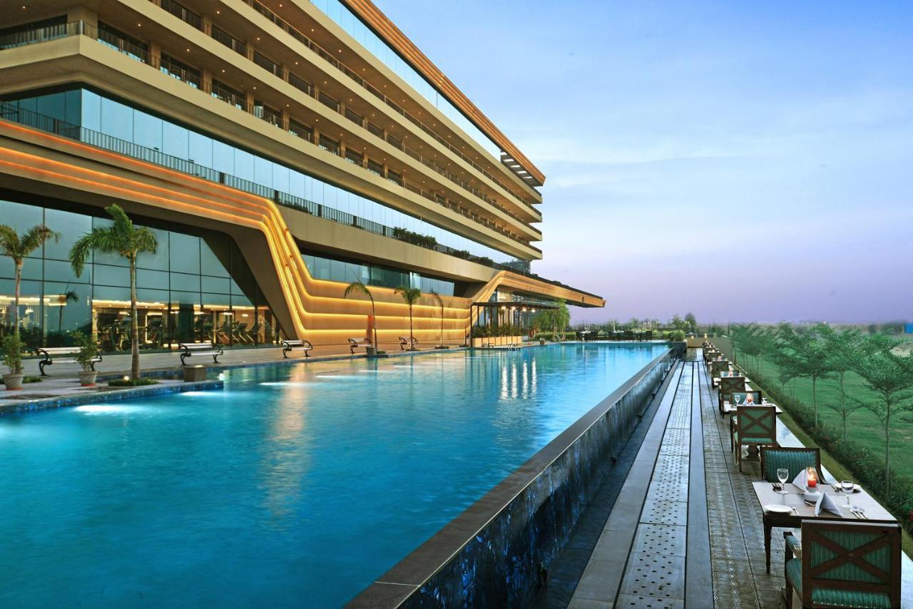 Gift City Club, A Member Of Radisson Individuals Gandhinagar Eksteriør bilde