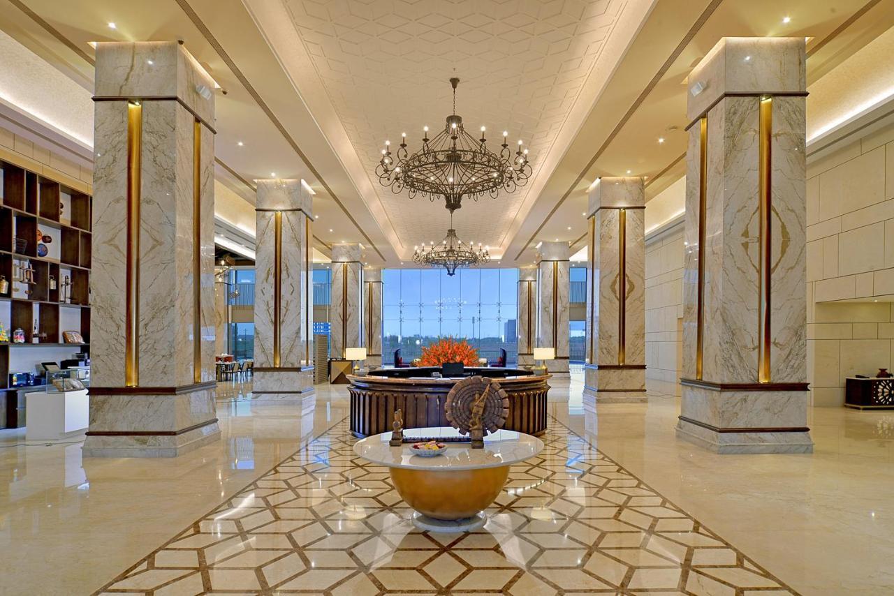 Gift City Club, A Member Of Radisson Individuals Gandhinagar Eksteriør bilde