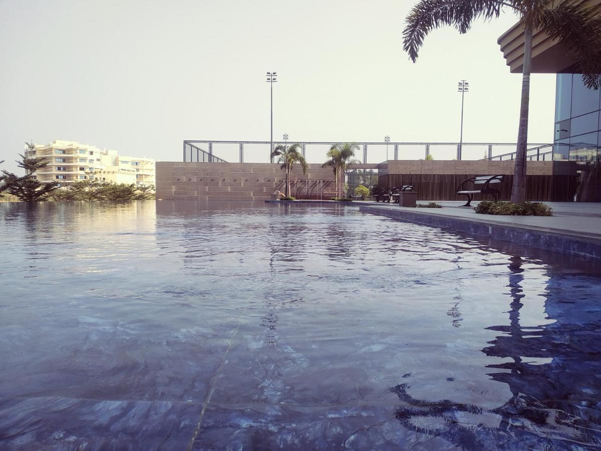 Gift City Club, A Member Of Radisson Individuals Gandhinagar Eksteriør bilde